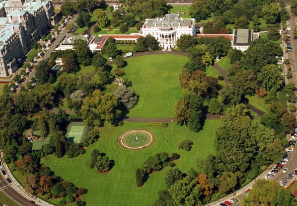 DC_WhiteHouseGrounds_courtesyNationalArchives_1984_001_sig