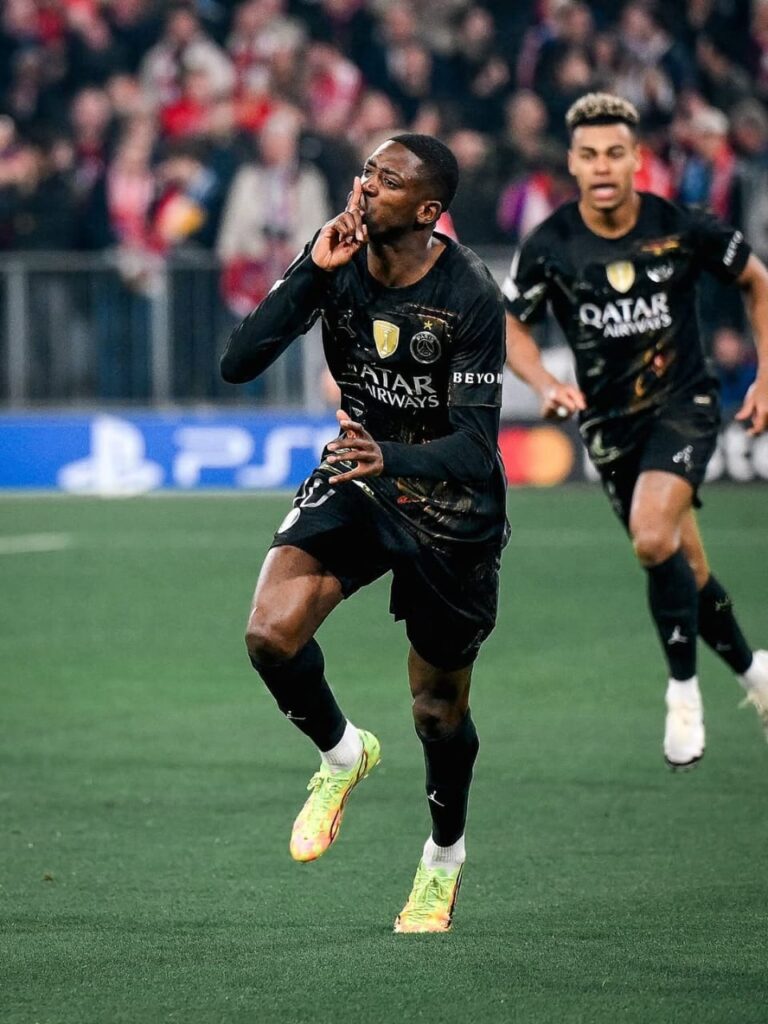 Paris Saint Germain yemereye abakinnyi agahimbazamusyi kumurengera ku mukino na Arsenal 8 Paris Saint Germain yemereye buri mukinnyi wayo agahimbazamusyi ka miliyoni 1 y’Amayero, angana (1)