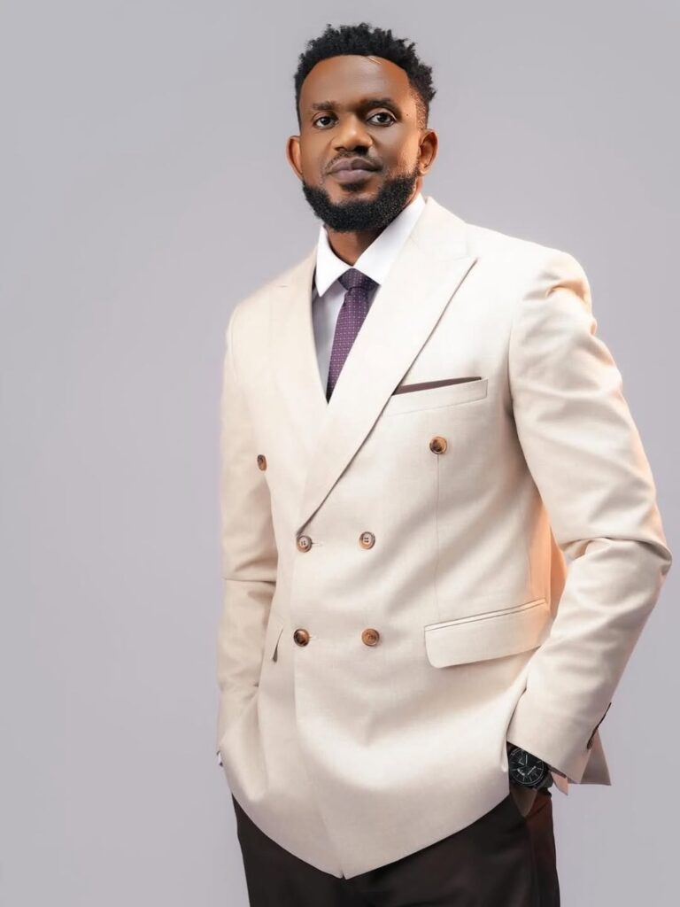 Warakoze kubwa buri kimwe Yehova Ajye akomeza kuguha umugisha @rocky kimomo 🙏❤️ iyo ataba wowe