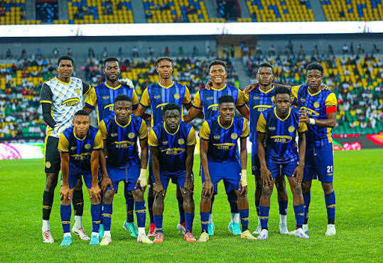 Muri AZAM FC hadutsemo indwara y'amayobera yarembeje abakinnyi 11 2 images 9