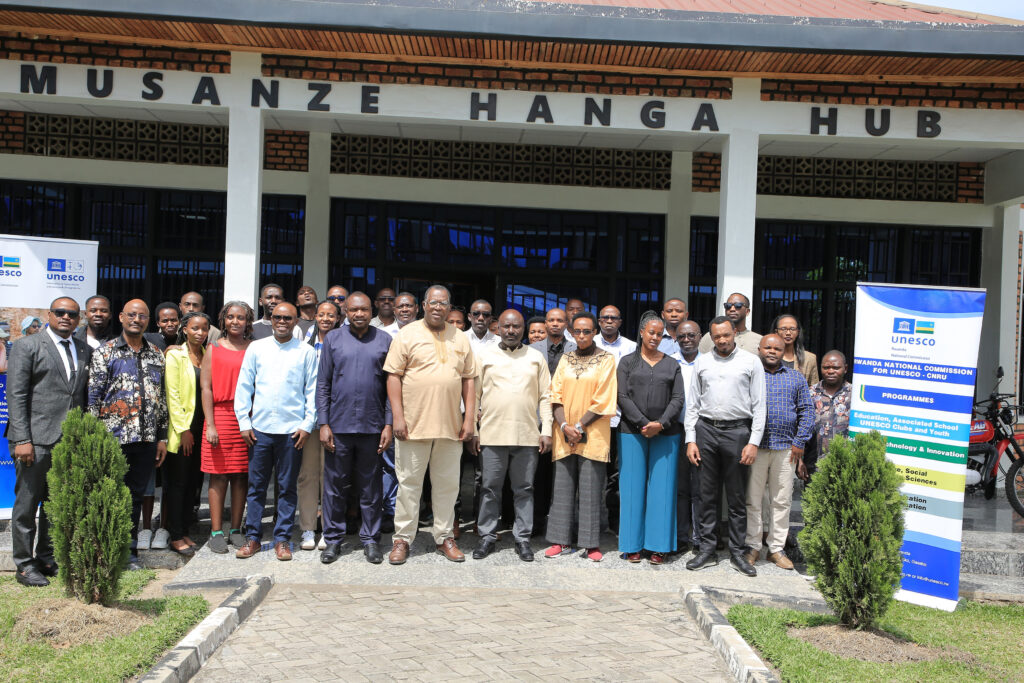 Intara y'Amajyaruguru igiye kwandikwa muri UNESCO nk’ahantu hateye amatsiko abatuye isi 6 Abasabira Intara yAmajyaruguru kuba UNESCO Geoparks