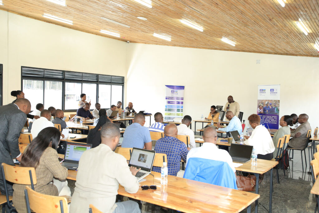 Intara y'Amajyaruguru igiye kwandikwa muri UNESCO nk’ahantu hateye amatsiko abatuye isi 7 Inama itegura Intara yAmajyaruguru kuba Geopark yabaye ku wa 10 Kamena 2026