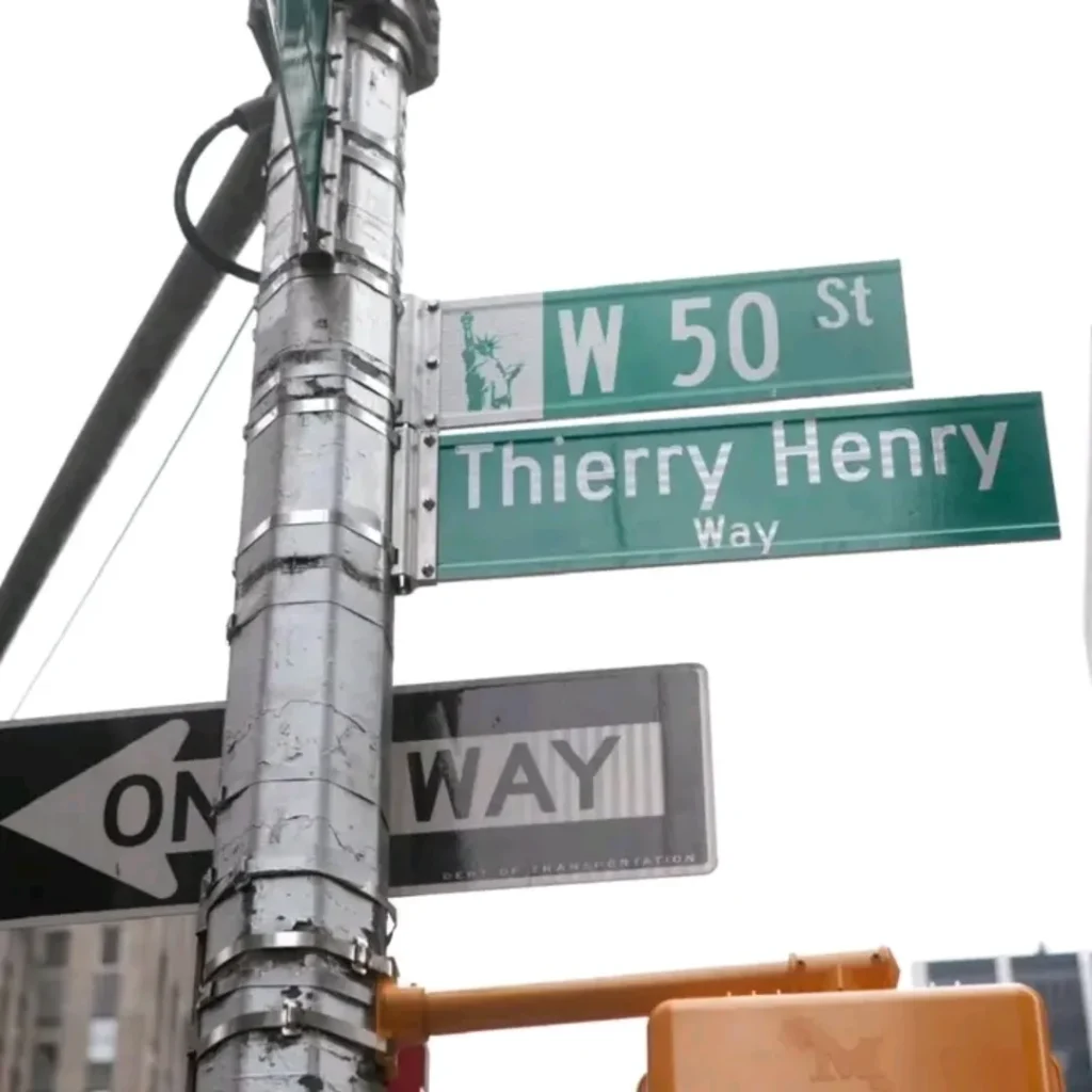 Umunyabigwi Thierry Henry yitiriwe umuhanda muri Amerika 2 Nyuma ya Pele Thierry Henry nawe yitiriwe umwe mu mihanda yi New York muri Leta Zunze Ubumwe