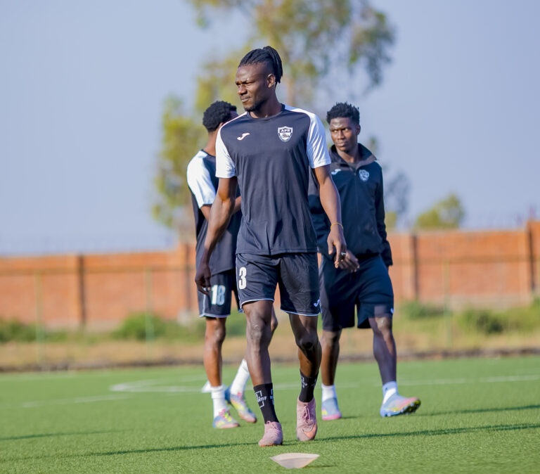 Myugariro wa APR FC Madou Zon yatangiye imyitozo (Amafoto) 12 1001795644