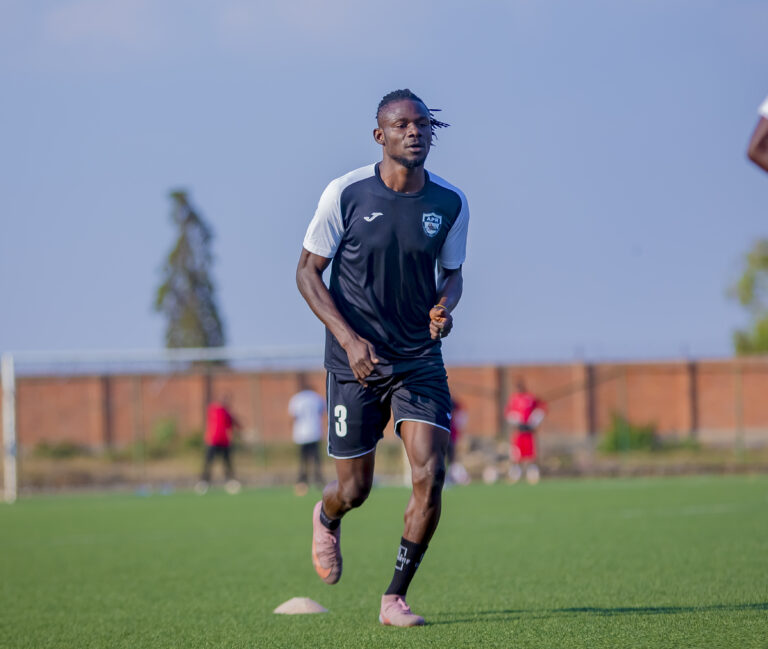 Myugariro wa APR FC Madou Zon yatangiye imyitozo (Amafoto) 4 1001795652