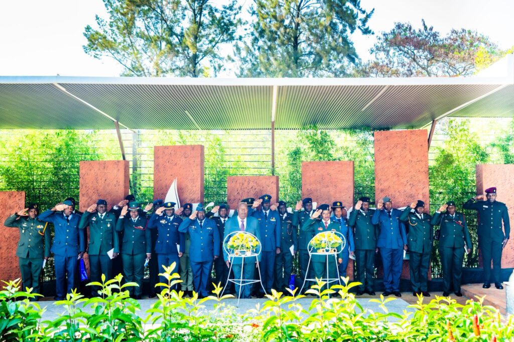 Itsinda ry'abofisiye bo mu Ishuri Rikuru rya Gisirikare rya Zimbabwe bari mu ruzinduko mu Rwanda 4 1001816457